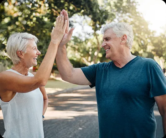 couple-high-five couple-high-five