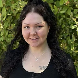 woman-black-shirt-tattoo woman-black-shirt-tattoo
